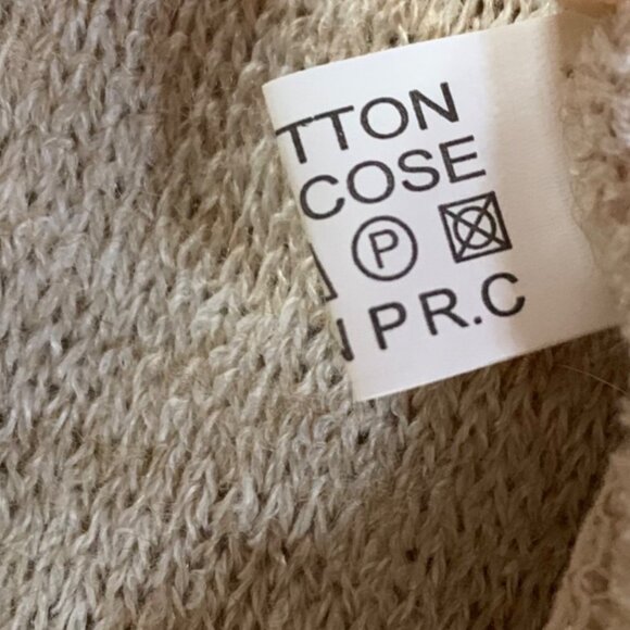 Elegant Boho Beige Triangle Scarf w/ Lace & Teardrop Tassel Fringe Detail - Picture 4 of 4